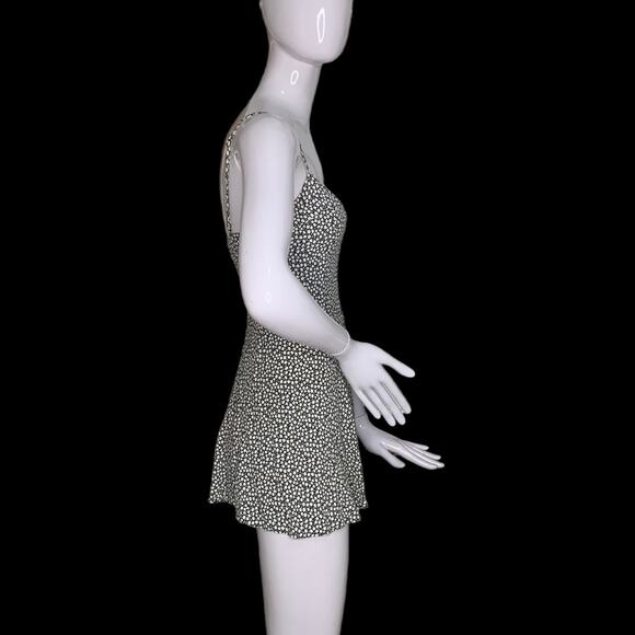 Zara Romper Floral Print Hidden Zipper on Back Size XS Adjustable Straps - Picture 8 of 12